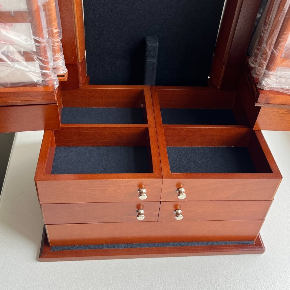 NWOB Lori Greiner 'For Your Ease Only' large, felt-lined wooden jewelry Box - Picture 15 of 16